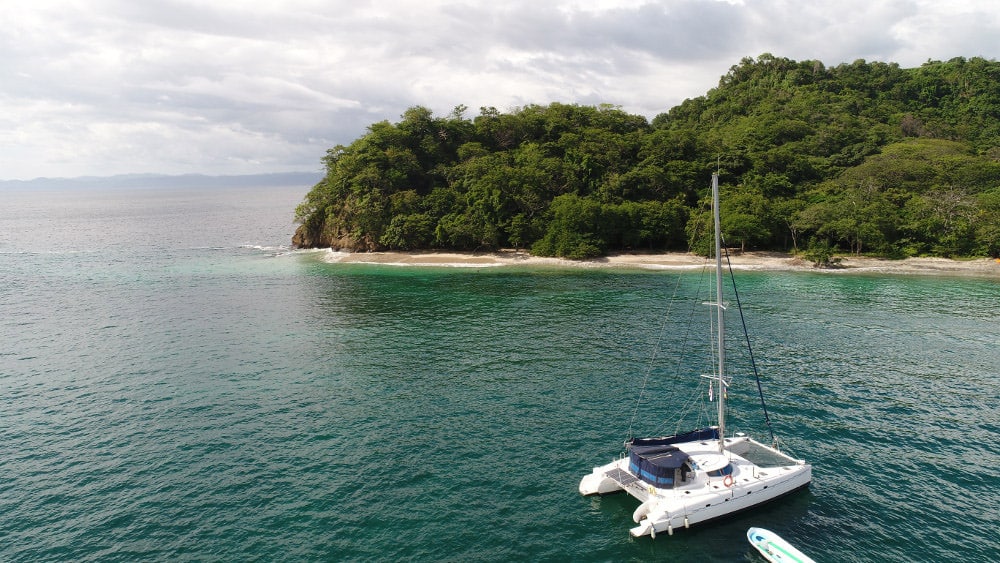Private sailing into Guanacaste nature